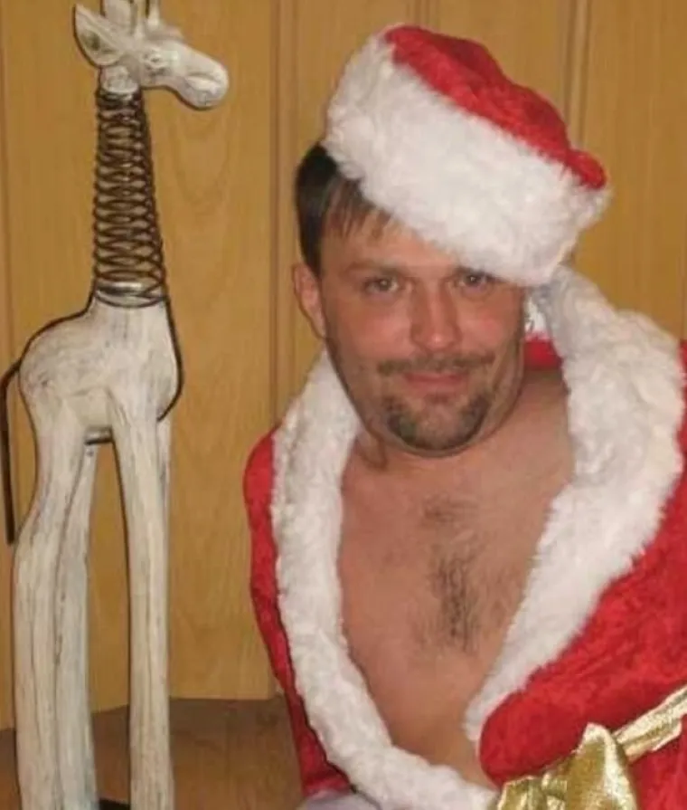 Ovi ljudi se najozbiljnije nadaju da će uz ovakve fotografije naći srodne du&scaron;e