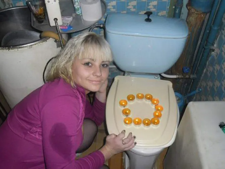 Ovi ljudi se najozbiljnije nadaju da će uz ovakve fotografije naći srodne du&scaron;e