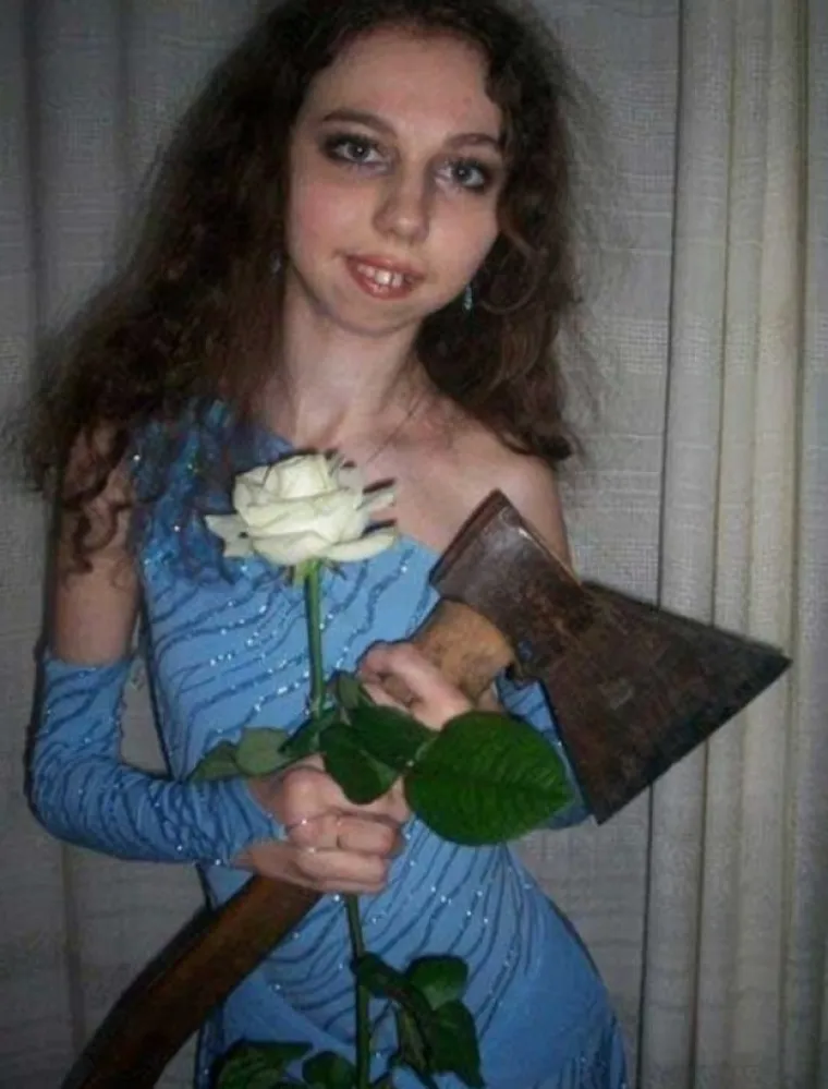 Ovi ljudi se najozbiljnije nadaju da će uz ovakve fotografije naći srodne du&scaron;e