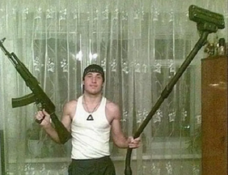 Ovi ljudi se najozbiljnije nadaju da će uz ovakve fotografije naći srodne du&scaron;e