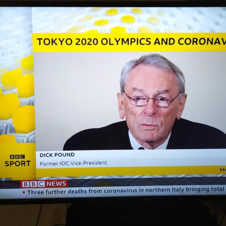 Jadni ovi ljudi, čim se predstave, svi u krugu od stotinu metara popadaju od smijeha