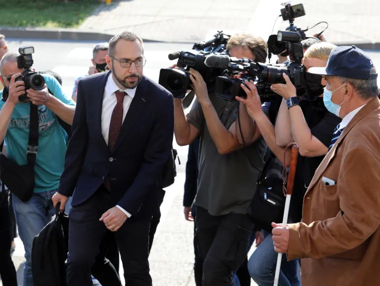 Tomislav Toma&scaron;ević preuzima dužnost gradonačelnika Zagreba: Prvi dan na posao zakasnio zbog 'vi&scaron;e sile'