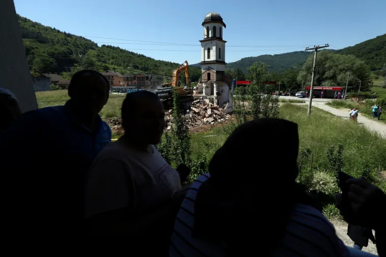 Fata Orlović napokon dočekala pravdu: Pogledajte ru&scaron;enje pravoslavne crkve kod Srebrenice