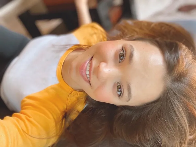 Suđeno mu je zbog poticanja na ubojstvo poslovnog kolege, pa je naposljetku pobjegao iako je tijekom čitavog procesa opovrgavao da je sudjelovao u tom gnjusnom činu.