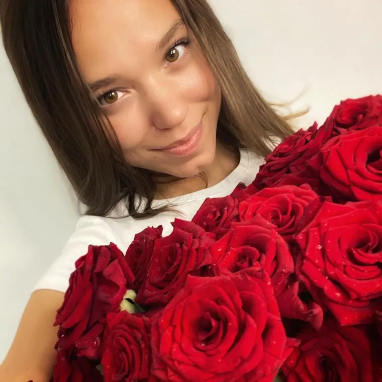 U prethodnom braku s Turkinjom H&uuml;lyom &Ouml;zt&uuml;rk dobio je devetero djece, a usput je postao i očuh Kristininoj &scaron;estogodi&scaron;njoj djevojčici Victoriji koju je rodila kada je imala samo 17 godina. 