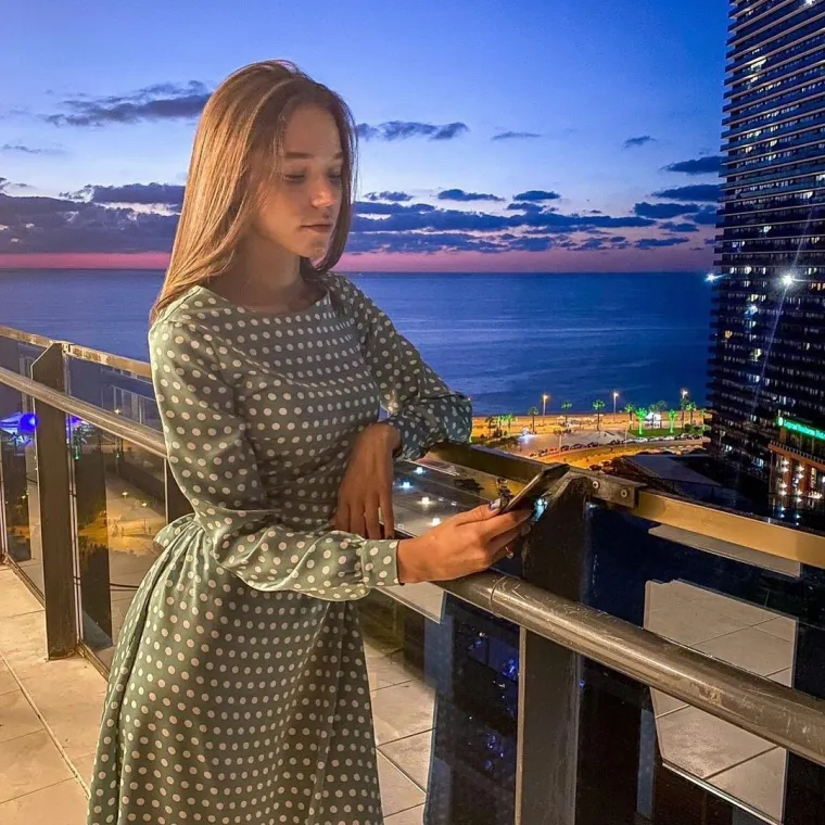 Mlada Kristina s 34 godine starijim Turčinom u godinu dana dobila dvadesetero djece!