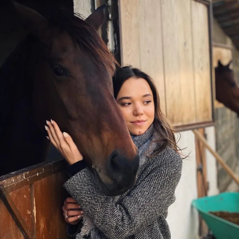 Mlada Kristina s 34 godine starijim Turčinom u godinu dana dobila dvadesetero djece!