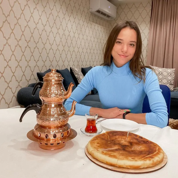 Mlada Kristina s 34 godine starijim Turčinom u godinu dana dobila dvadesetero djece!