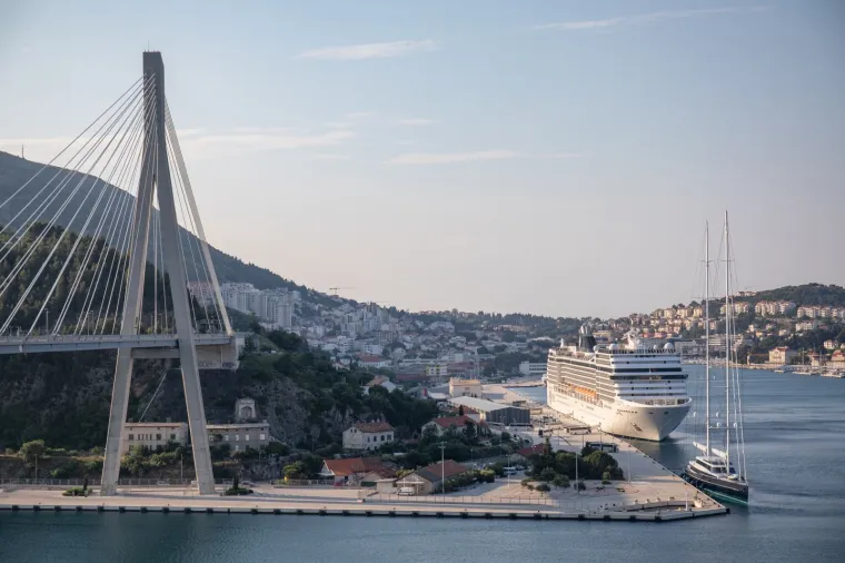 Početak boljih vremena: Prvi ovogodi&scaron;nji kruzer uplovio u je dubrovačku gradsku luku