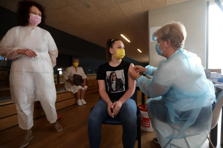 U Rijeci je nastavljeno cijepljenje djece od 12 do 18 godina, no do&scaron;lo je tek desetak dječaka i djevojčica