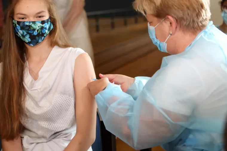 U Rijeci je nastavljeno cijepljenje djece od 12 do 18 godina, no do&scaron;lo je tek desetak dječaka i djevojčica