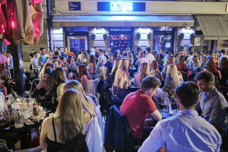 Zagreb pun k'o &scaron;ipak! Ublažavanjem mjera noćni život vratio se u grad, o maskama i distanci nitko ne razmi&scaron;lja