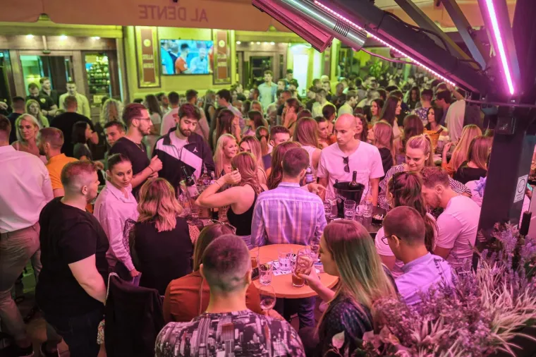 Zagreb pun k'o &scaron;ipak! Ublažavanjem mjera noćni život vratio se u grad, o maskama i distanci nitko ne razmi&scaron;lja