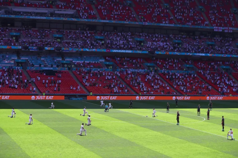 Kleknuli su Englezi, čak i suci, ali Hrvati - nisu