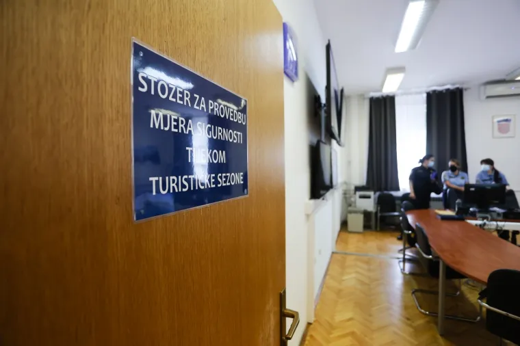 U Zadru otvoren Stožer za provedbu mjera sigurnosti tijekom turističke sezone 2021.
