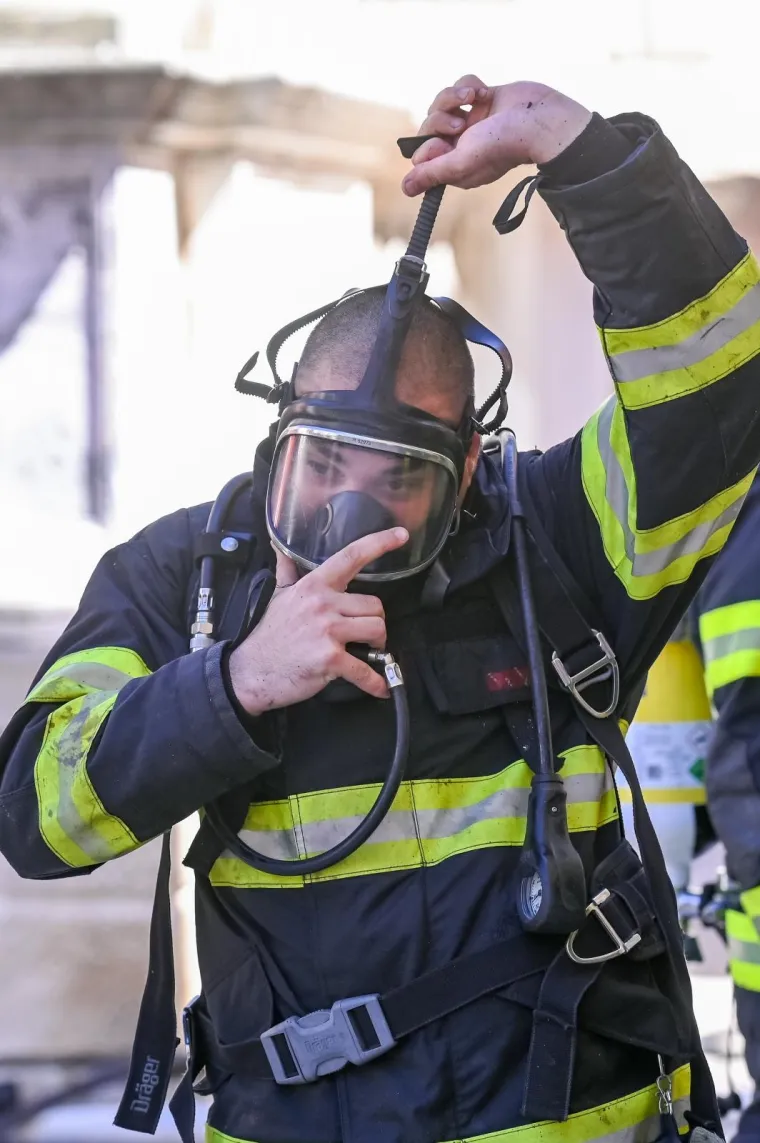 Požar u Zadru i dalje aktivan: Poluotok je u opasnosti od &scaron;irenja požara