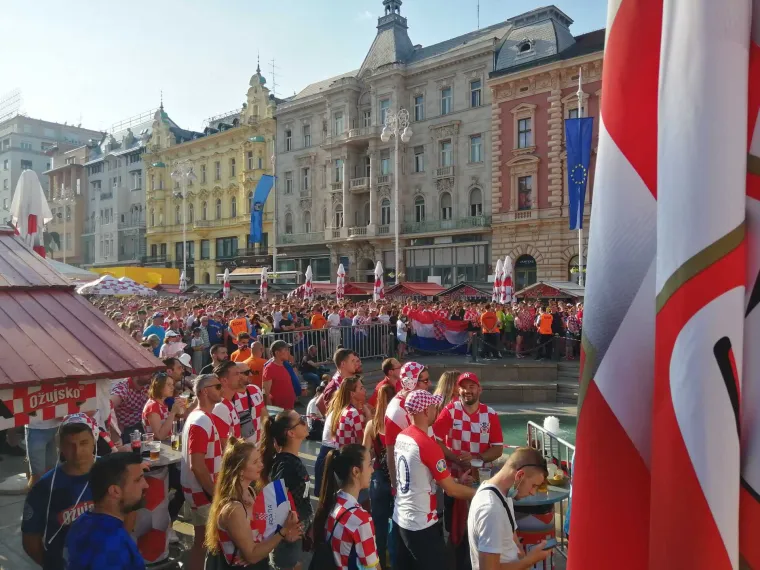 Glavni zagrebački trg bio je krcat za vrijeme utakmice Hrvatske i Češke