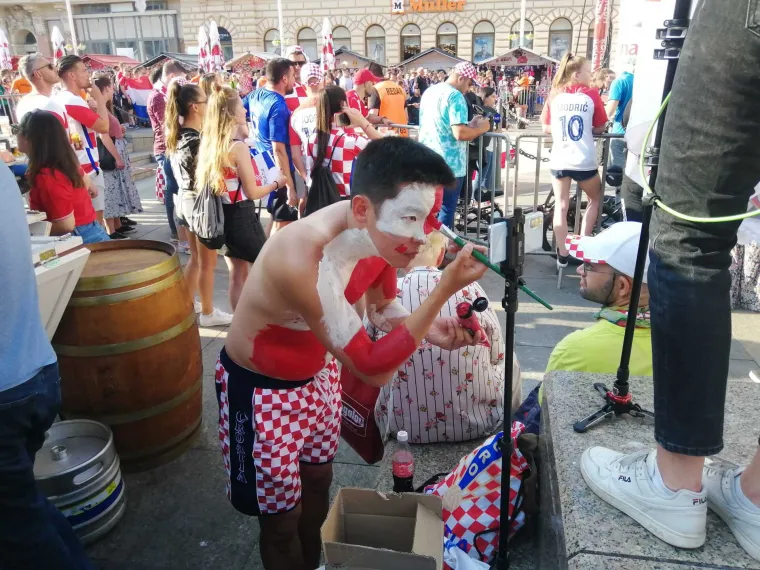 Glavni zagrebački trg bio je krcat za vrijeme utakmice Hrvatske i Če&scaron;ke