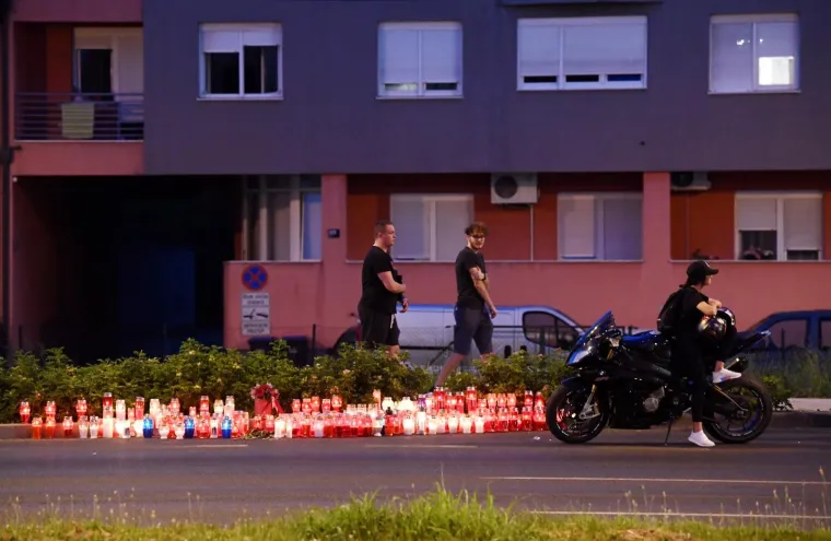 Građani pale svijeće na mjestu stradavanja motorista i biciklista