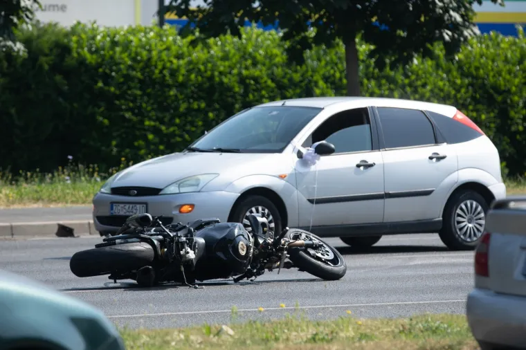 Poginuli motorist i biciklist