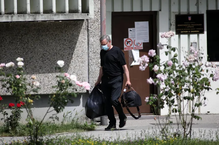 Pogledajte kako su ispred Remetinca dočekali Antu Kvesića, suca kojeg je Mamić optužio za korupciju