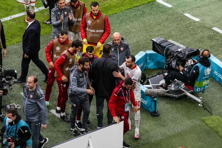 Pogledajte kako su Makedonci ispratili Gorana Pandeva nakon njegove zadnje utakmice