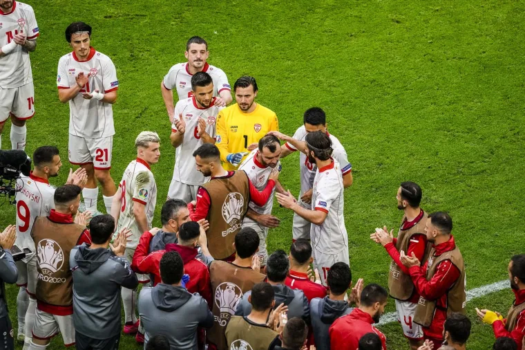 Pogledajte kako su Makedonci ispratili Gorana Pandeva nakon njegove zadnje utakmice