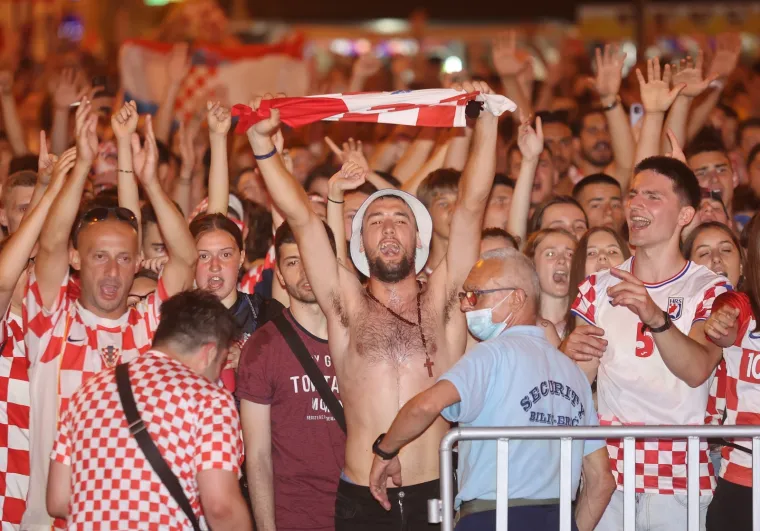 Ludnica nakon pobjede Hrvatske! Navijači diljem zemlje slave plasman u osminu finala