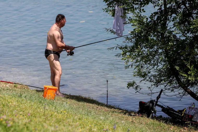Hrvatska se prži: Pogledajte kako su se građani poku&scaron;ali rashladiti na sve načine