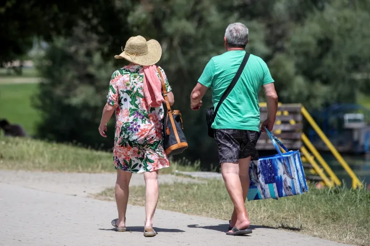Hrvatska se prži: Pogledajte kako su se građani poku&scaron;ali rashladiti na sve načine