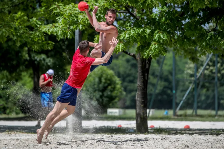 Hrvatska se prži: Pogledajte kako su se građani poku&scaron;ali rashladiti na sve načine