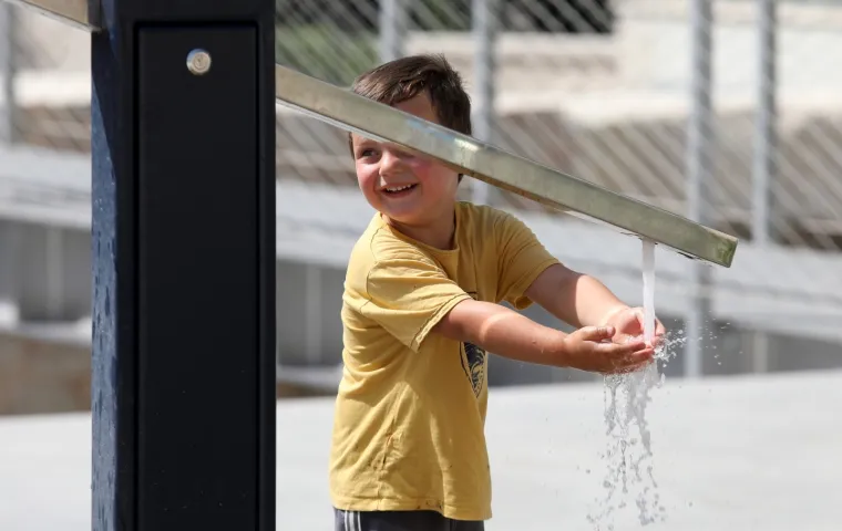 Hrvatska se prži: Pogledajte kako su se građani poku&scaron;ali rashladiti na sve načine