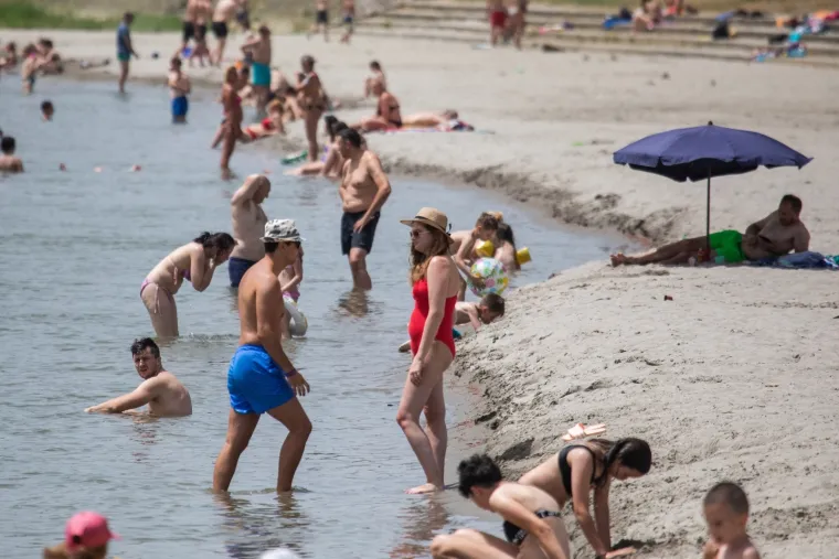 Hrvatska se prži: Pogledajte kako su se građani poku&scaron;ali rashladiti na sve načine