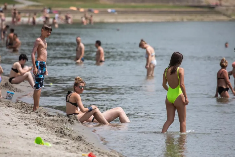 Hrvatska se prži: Pogledajte kako su se građani poku&scaron;ali rashladiti na sve načine