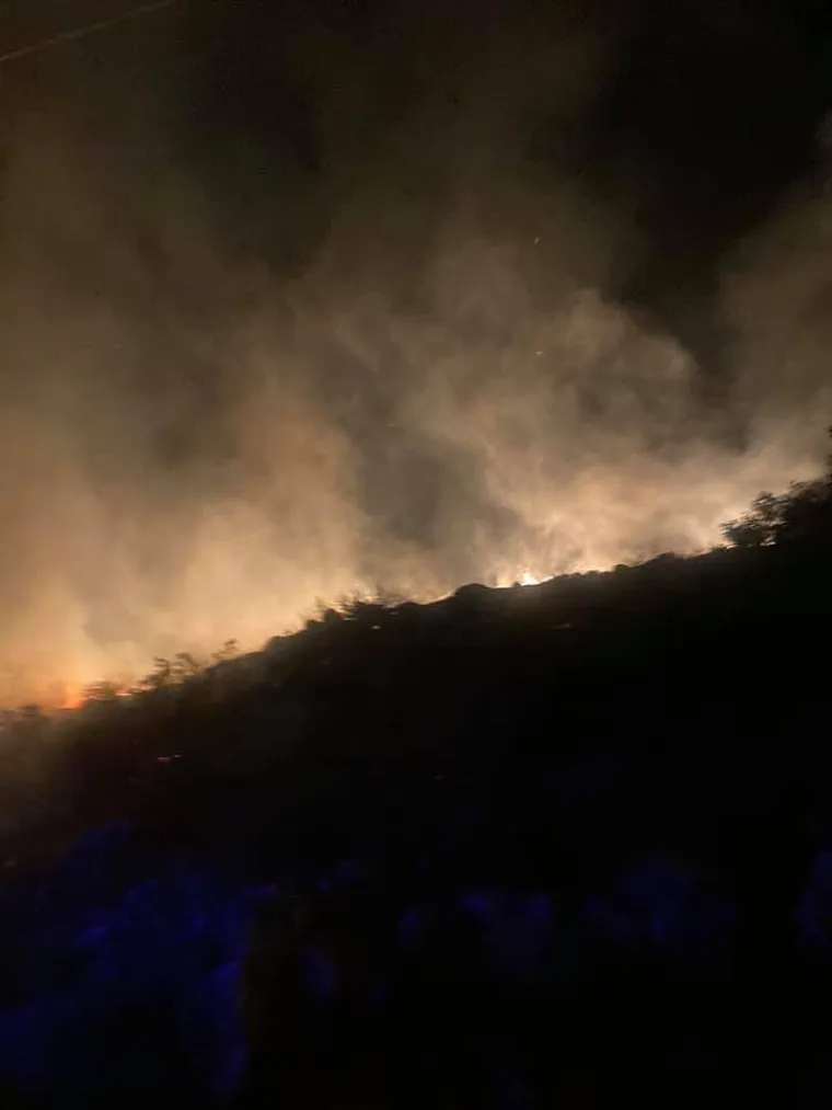 Požar u Župi Dubrovačkoj sinoć izbio požar: Buknuo je zbog nestručnog navijačkog rukovanja bakljama?