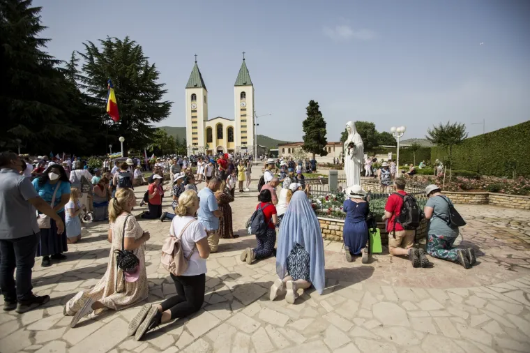 Bliži se velika obljetnica ukazanja u Međugorju: Hodočasnici iz cijelog svijeta okupljaju se u hercegovačkom selu