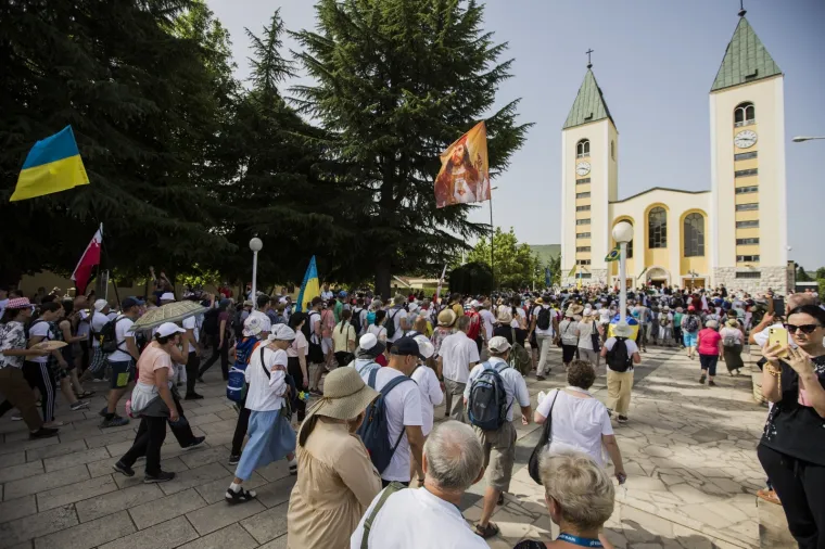 Bliži se velika obljetnica ukazanja u Međugorju: Hodočasnici iz cijelog svijeta okupljaju se u hercegovačkom selu