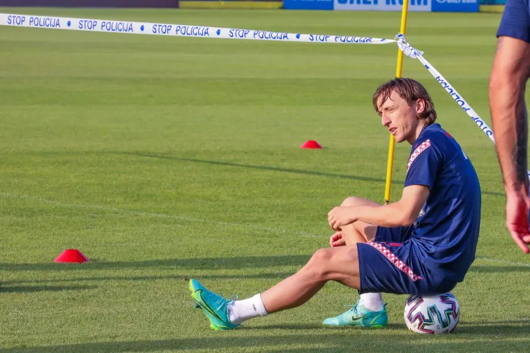 Utakmicu protiv Španjolaca odigrat će u ponedjeljak u 18 sati u Kopenhagenu. Na slici: Luka Modrić.