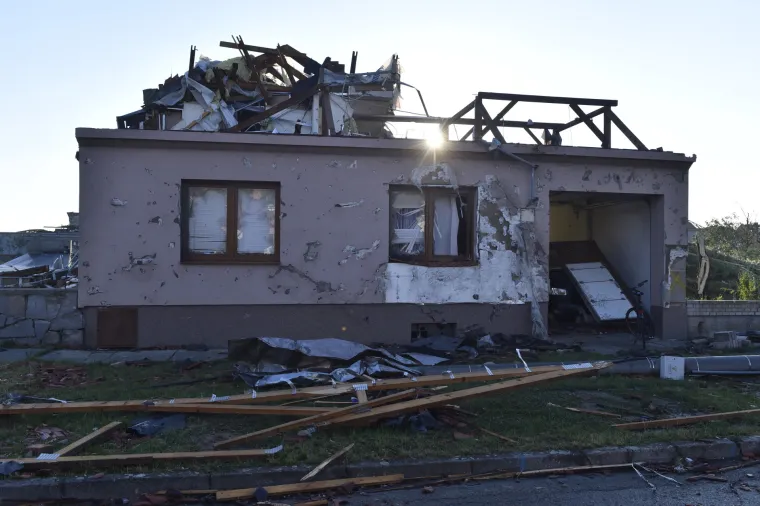 Apokaliptični prizori nakon jučera&scaron;njeg tornada na jugu Če&scaron;ke