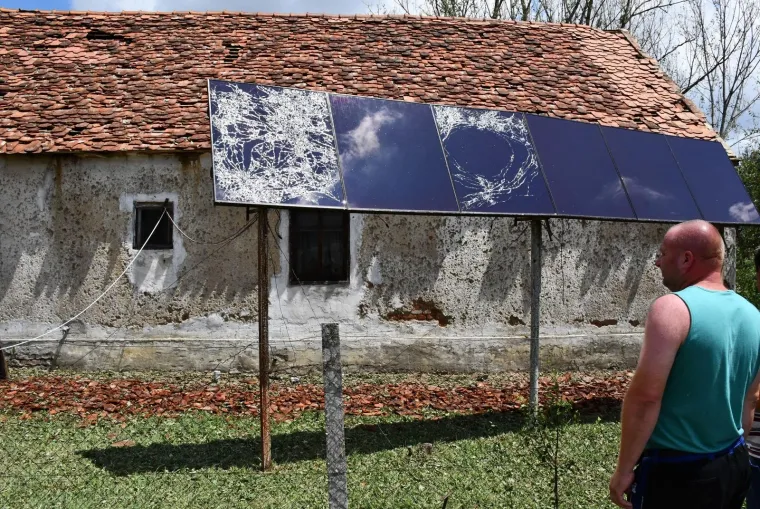 Pogledajte posljedice jučera&scaron;njeg nevremena u selu &Scaron;eovica i u prigradskim naseljima Požege