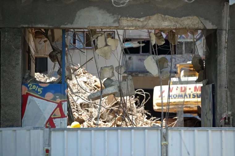 Te&scaron;ka mehanizacija počela je ru&scaron;iti i pročelje biv&scaron;e tvornice 'Kamensko', taj dio Zagreba vi&scaron;e nikad neće biti isti