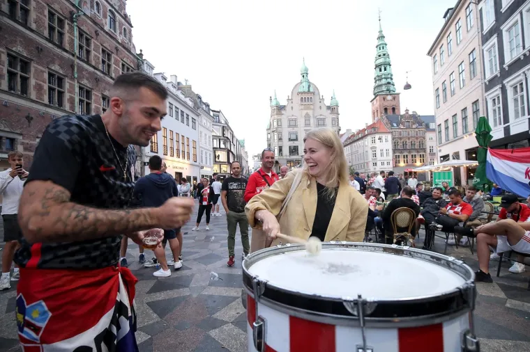 Svi su spremni za &Scaron;panjolce! Pogledajte kakvu fantastičnu atmosferu su hrvatski navijači napravili u Kopenhagenu