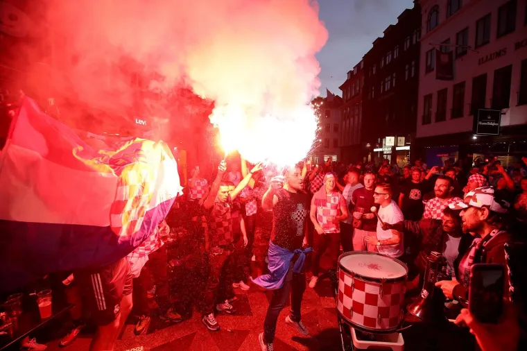 Sprema se spektakl; Pogledajte &scaron;to su hrvatski navijači sinoć radili na ulicama Kopenhagena