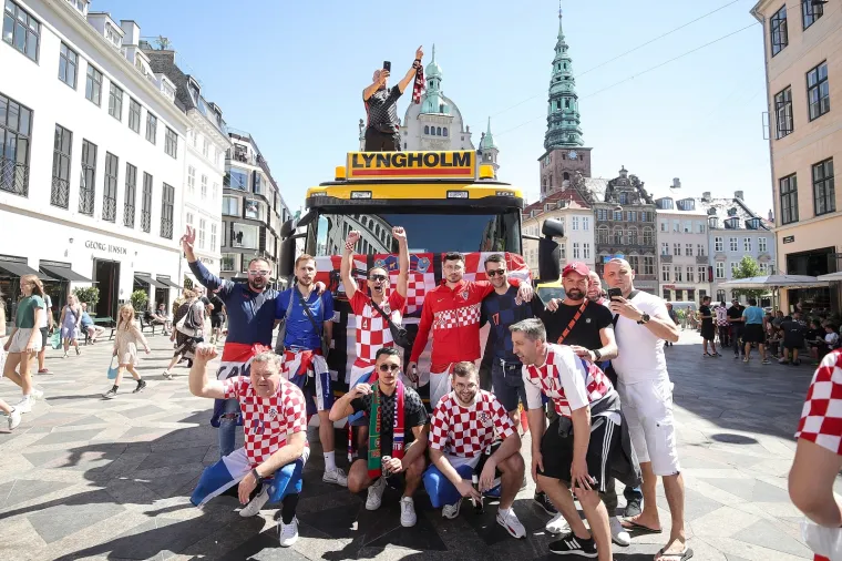 'Kockice' okupirale centar Kopenhagena, pogledajte atmosferu prije okr&scaron;aja sa &Scaron;panjolcima