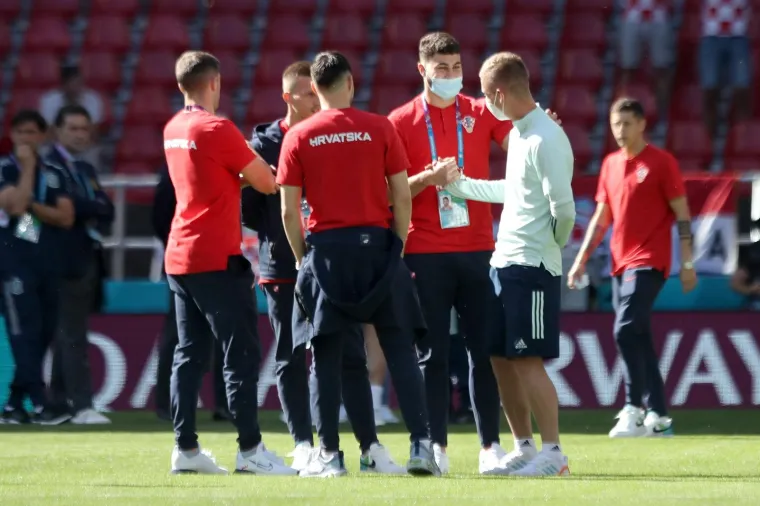 Olmo nije mogao izdržati, mnoge će odu&scaron;eviti ono &scaron;to napravio kad je na travnjaku ugledao  Hrvate