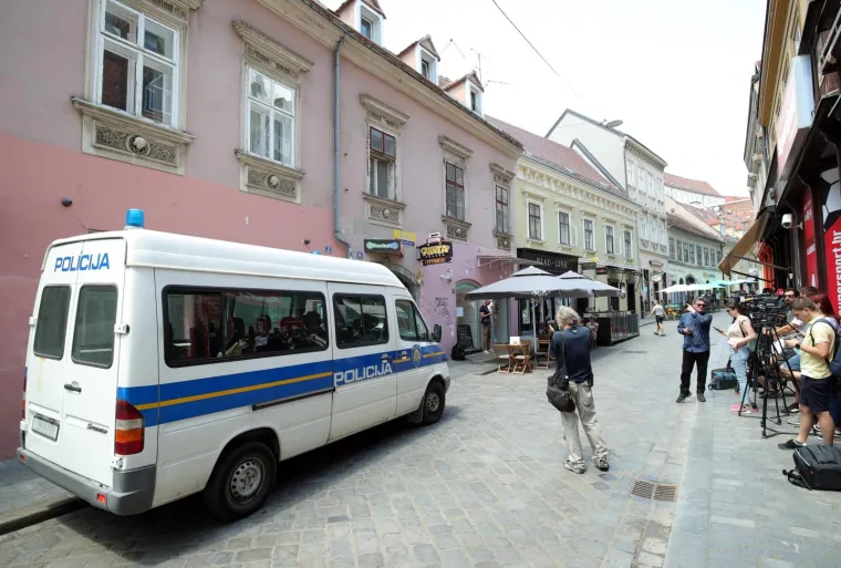 Ovo je navodno sporan stan u Radićevoj koji je Bačić dobio kao 'zahvalu' od Lončarića. Policija ga pretražuje
