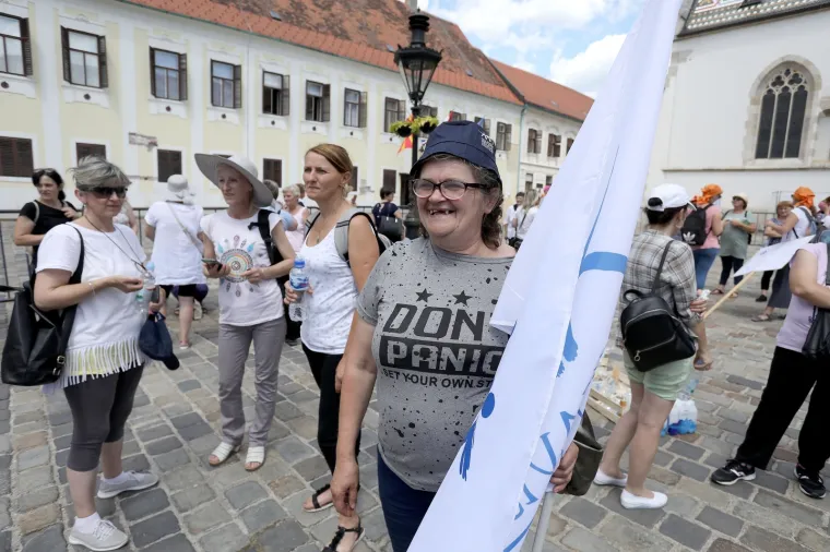 Protest radnica "Orljave" ispred Vlade