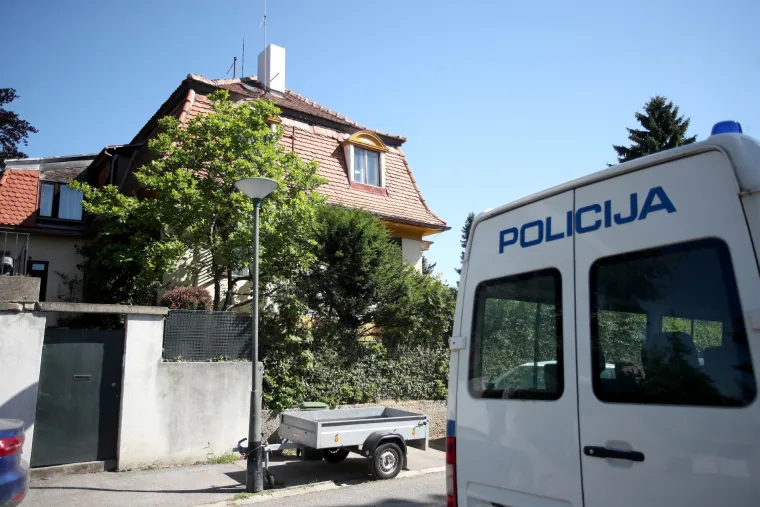 Policija u pretresu kuće glavnog ravnatelja HRT-a Kazimira Bačića