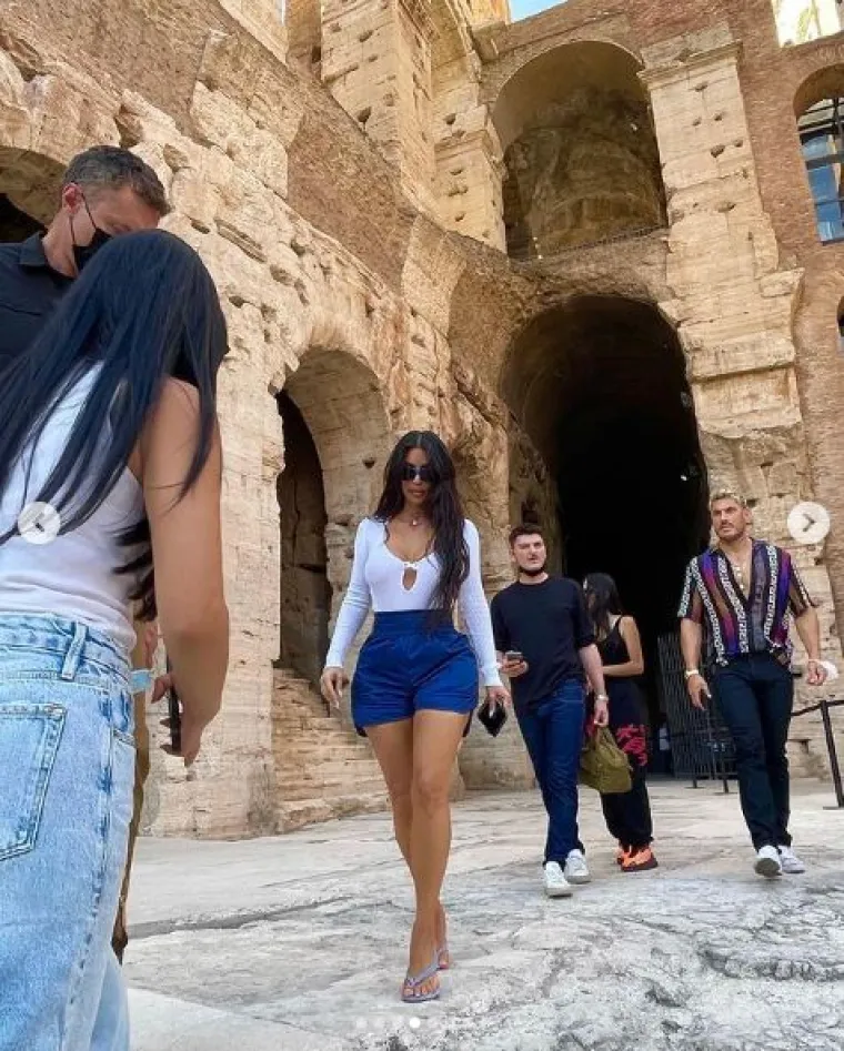 Već je isfurala tri izazovne kombinacije - na lokacijama koje su vam sigurno dobro poznate