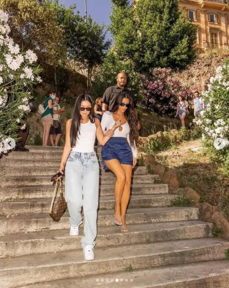 Već je isfurala tri izazovne kombinacije - na lokacijama koje su vam sigurno dobro poznate